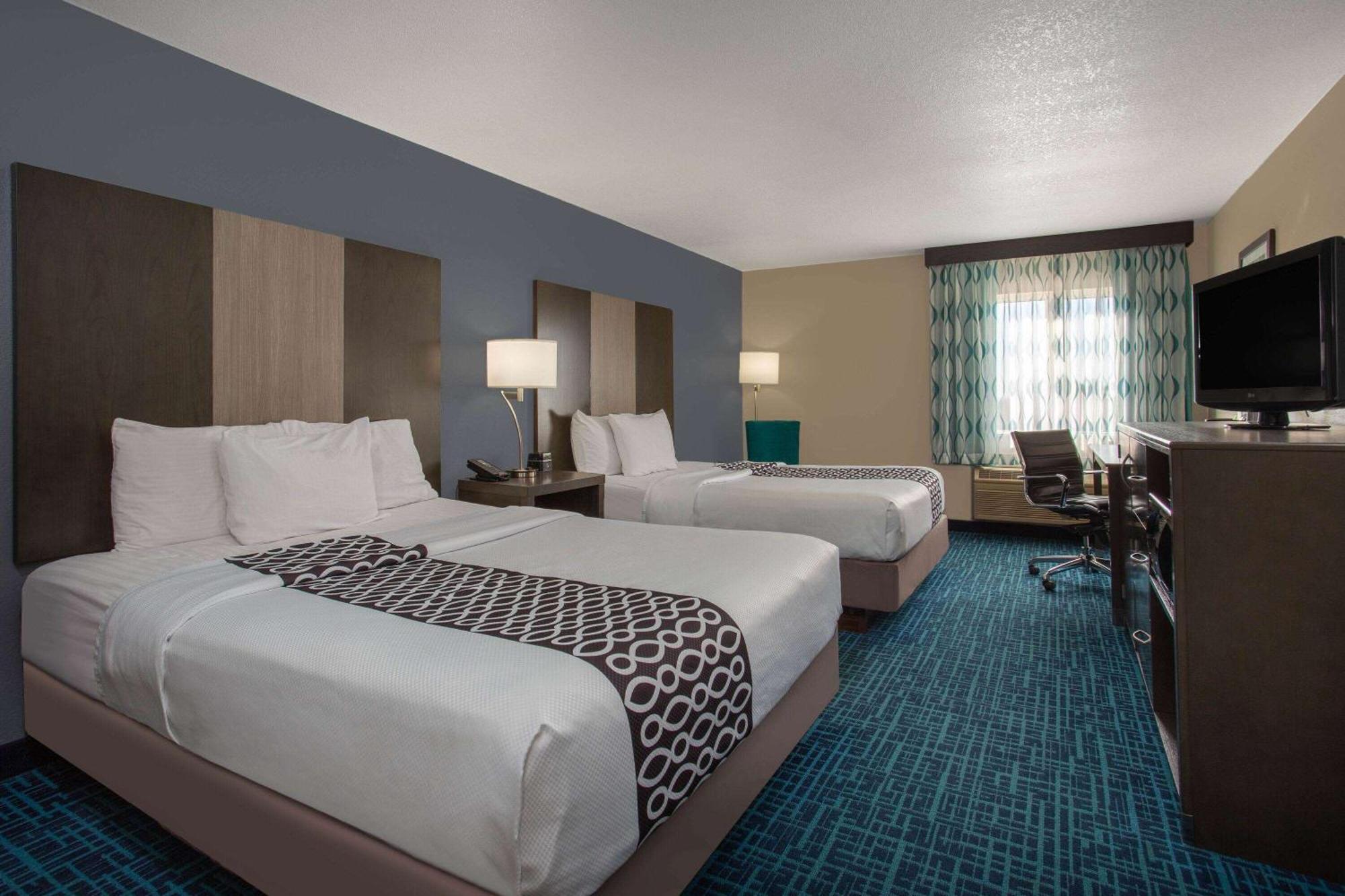 La Quinta Inn & Suites By Wyndham Peru Starved Rock St Park Exterior foto